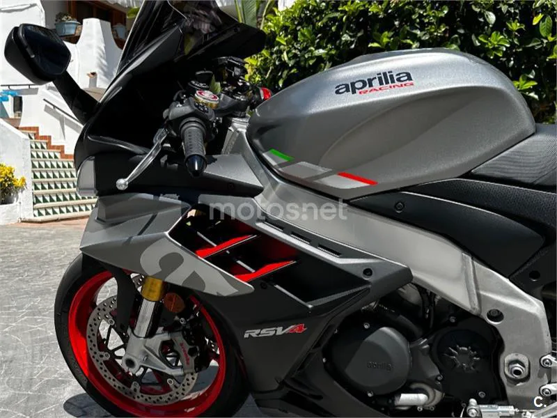 Aprilia RSV4 - Vista 3