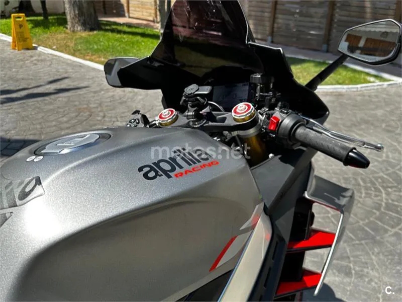 Aprilia RSV4 - Vista 4