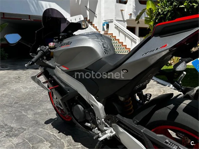 Aprilia RSV4 - Vista 7