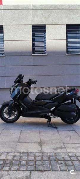 Yamaha XMAX 300 - Vista 4