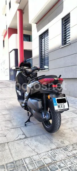Yamaha XMAX 300 - Vista 5