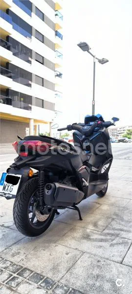 Yamaha XMAX 300 - Vista 6