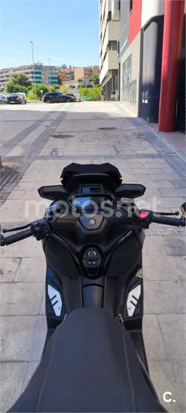 Yamaha XMAX 300 - Vista 7
