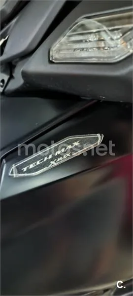 Yamaha XMAX 300 - Vista 10