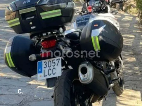 Suzuki V-Strom 1000XT - Vista 4