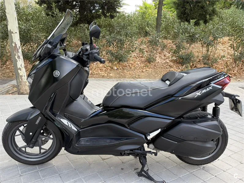 Yamaha XMAX 300 - Vista 3