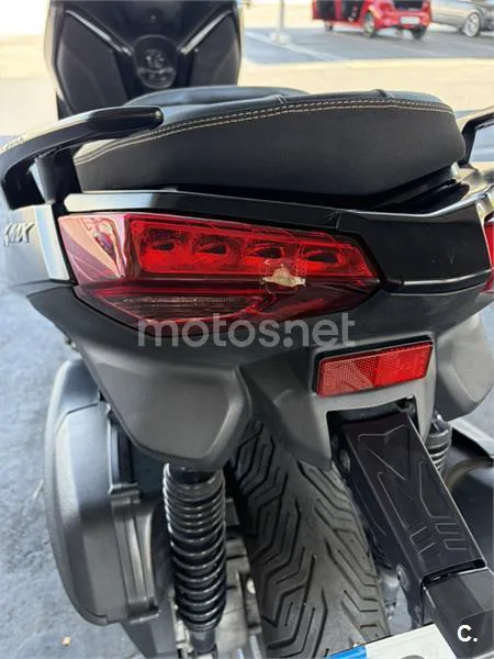 Yamaha XMAX 300 - Vista 4
