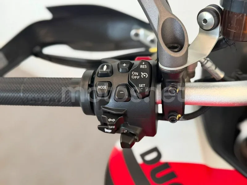 Ducati Multistrada V4 - Vista 4