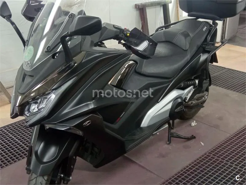 Kymco AK 550 - Vista 3