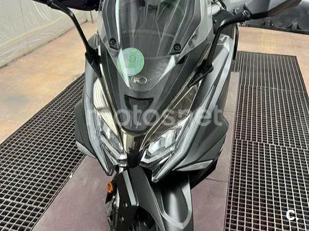 Kymco AK 550 - Vista 7