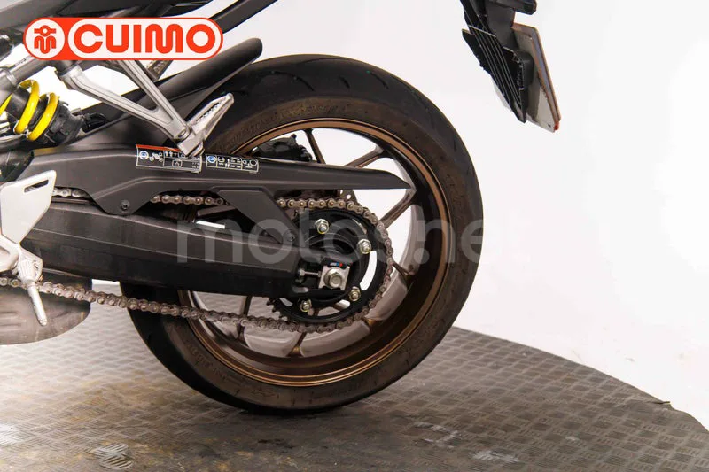 Honda CB650R - Vista 25
