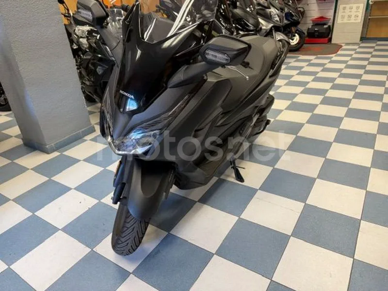 Honda Forza 125 - Vista 11