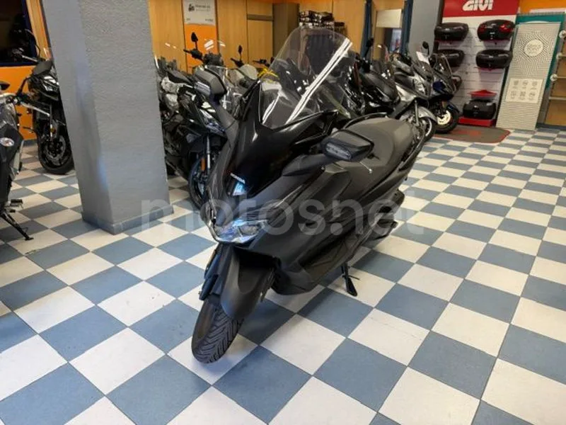 Honda Forza 125 - Vista 3