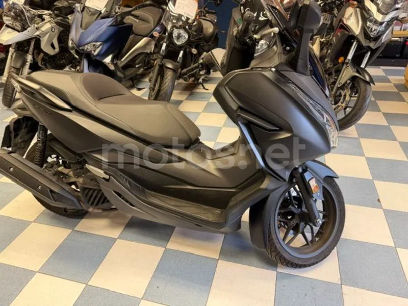 Honda Forza 125 - Vista 5