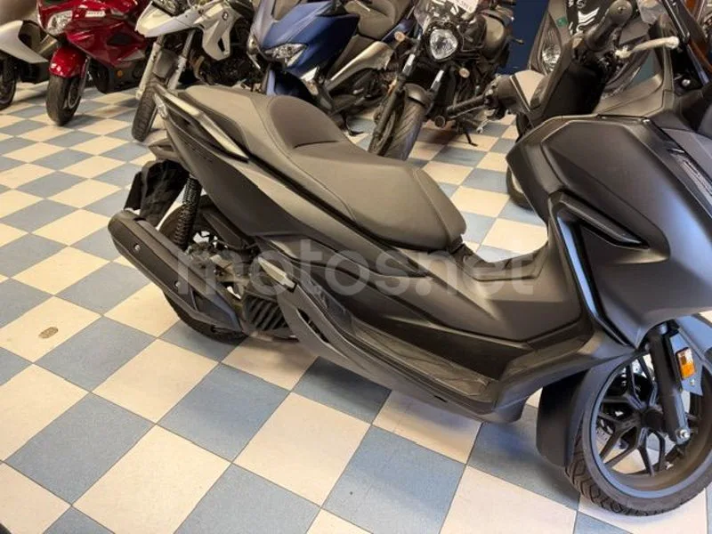 Honda Forza 125 - Vista 6