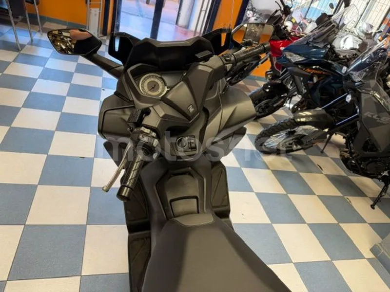 Honda Forza 125 - Vista 9