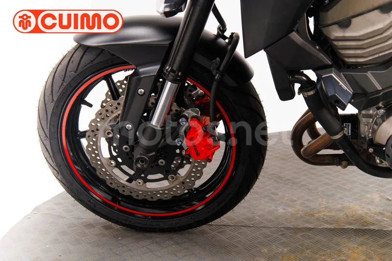 Kawasaki Z800 - Vista 24