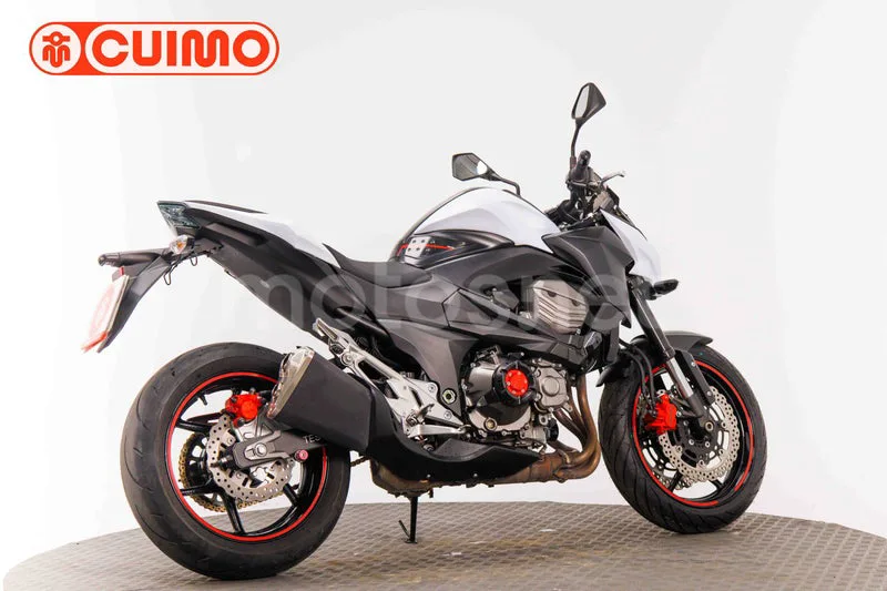 Kawasaki Z800 - Vista 4