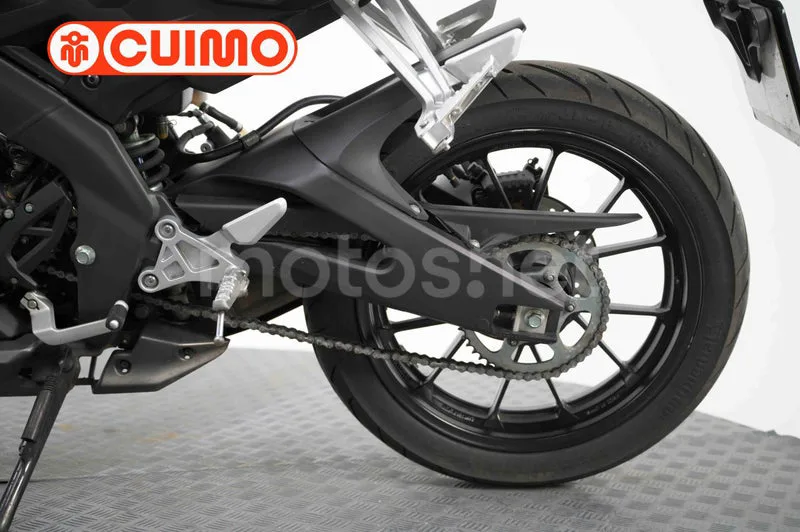 Yamaha MT-125 - Vista 18