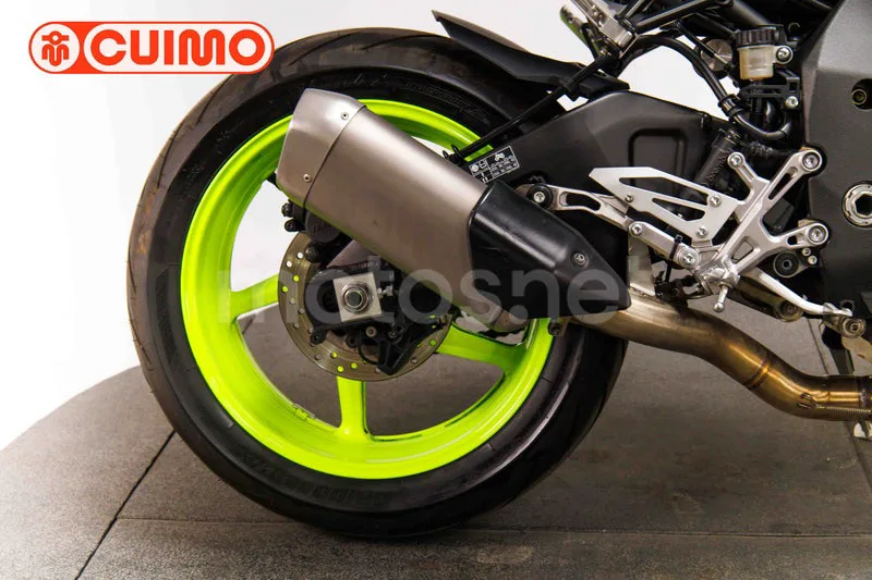 Yamaha MT-10 - Vista 14