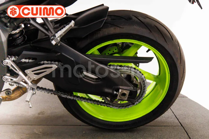 Yamaha MT-10 - Vista 18