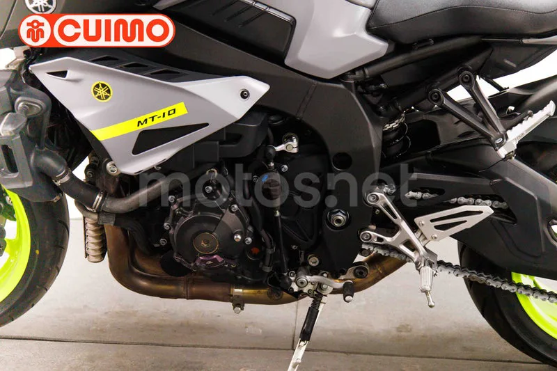 Yamaha MT-10 - Vista 19