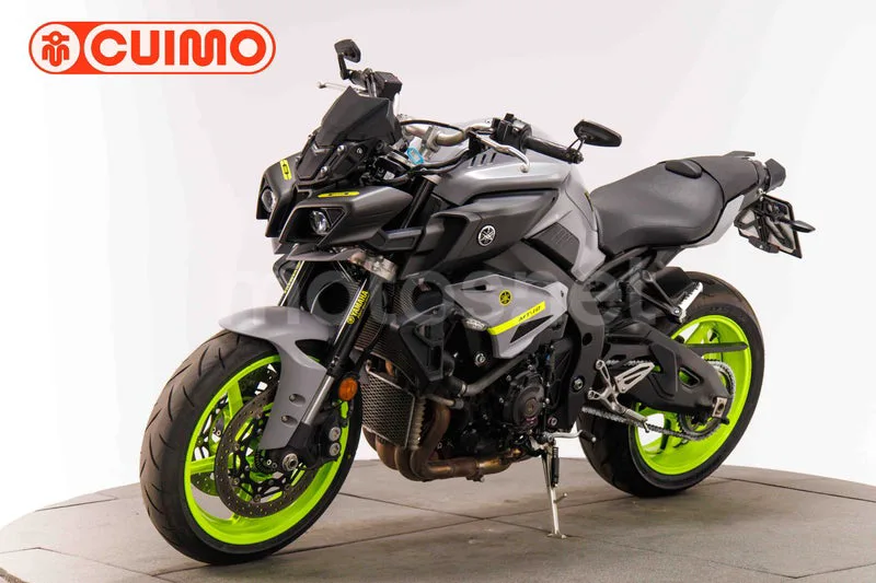 Yamaha MT-10 - Vista 9