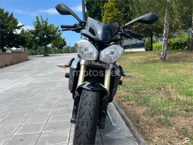 Triumph Street Triple - Vista 3