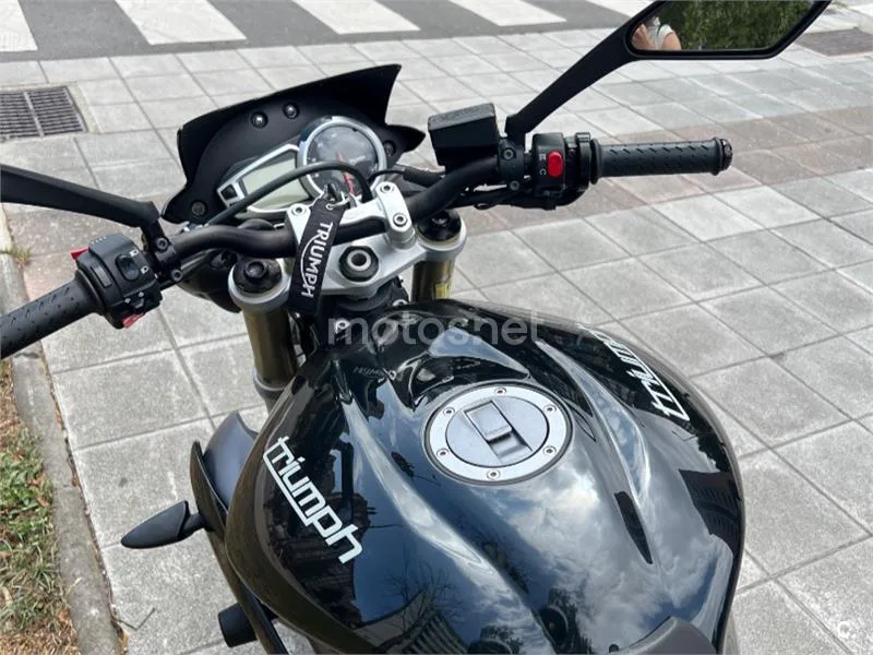 Triumph Street Triple - Vista 7