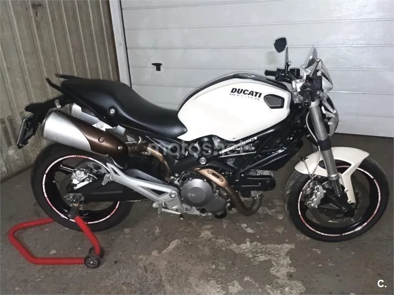 Ducati Monster 696 4800 € 2010 Cantabria - 1