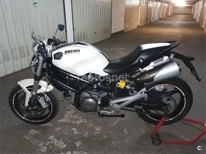 Ducati Monster 696 4800 € 2010 Cantabria - 2