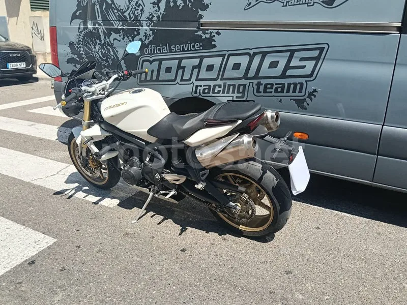 Triumph Street Triple - Vista 11