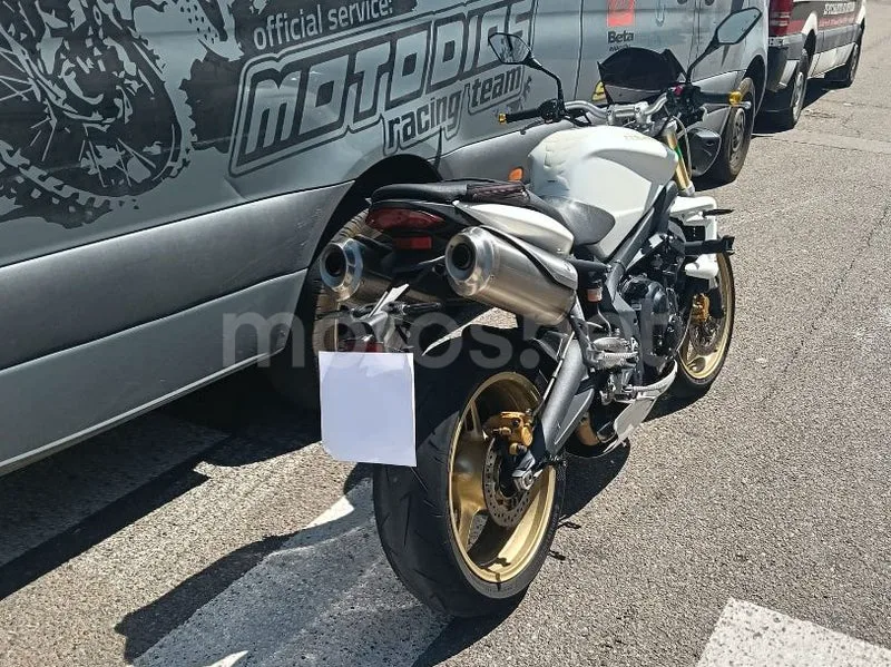 Triumph Street Triple - Vista 6