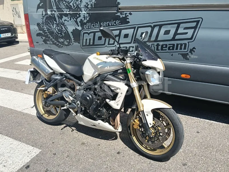 Triumph Street Triple - Vista 7
