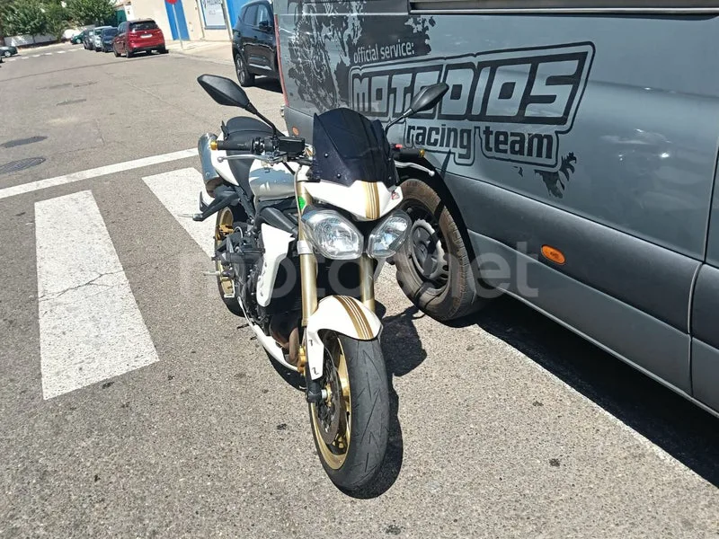 Triumph Street Triple - Vista 9