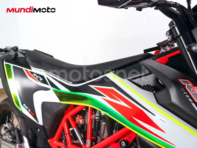 KTM 690 Duke - Vista 24