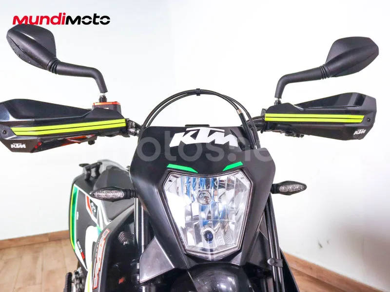 KTM 690 Duke - Vista 5