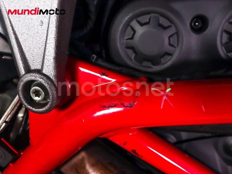 Ducati Hypermotard 939 - Vista 24
