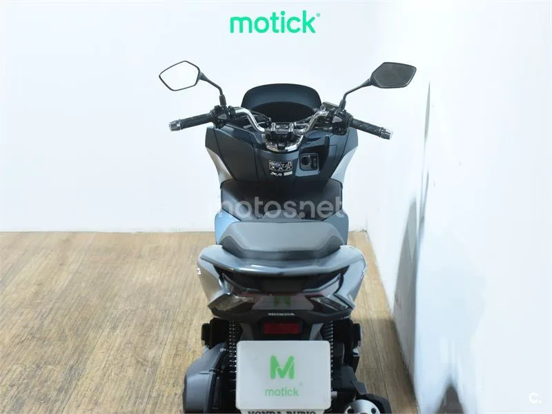Honda PCX125 - Vista 6