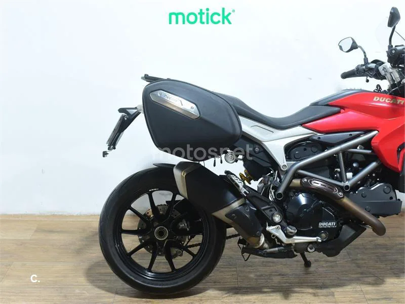 Ducati Hyperstrada - Vista 3