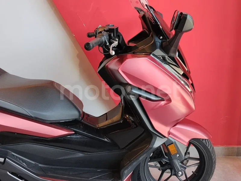 Honda Forza 125 - Vista 11