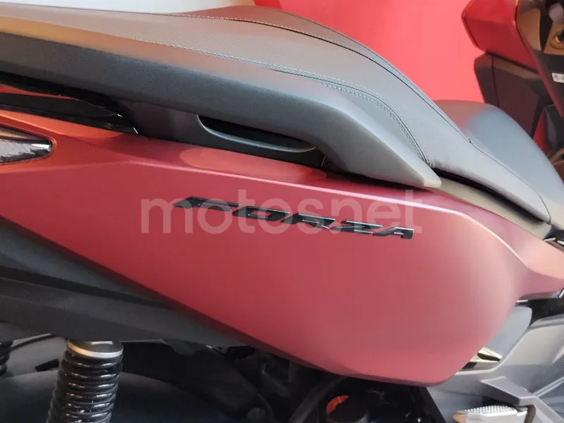 Honda Forza 125 - Vista 9