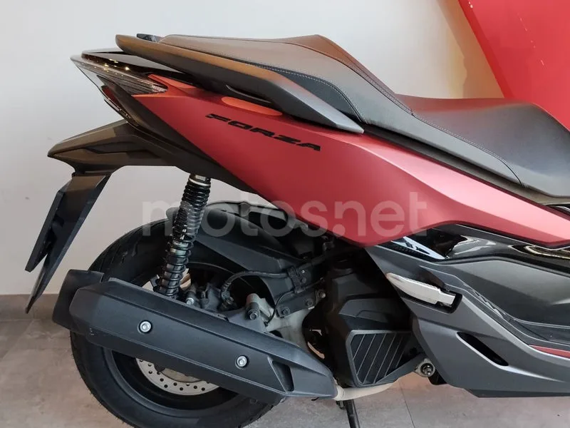 Honda Forza 125 - Vista 10