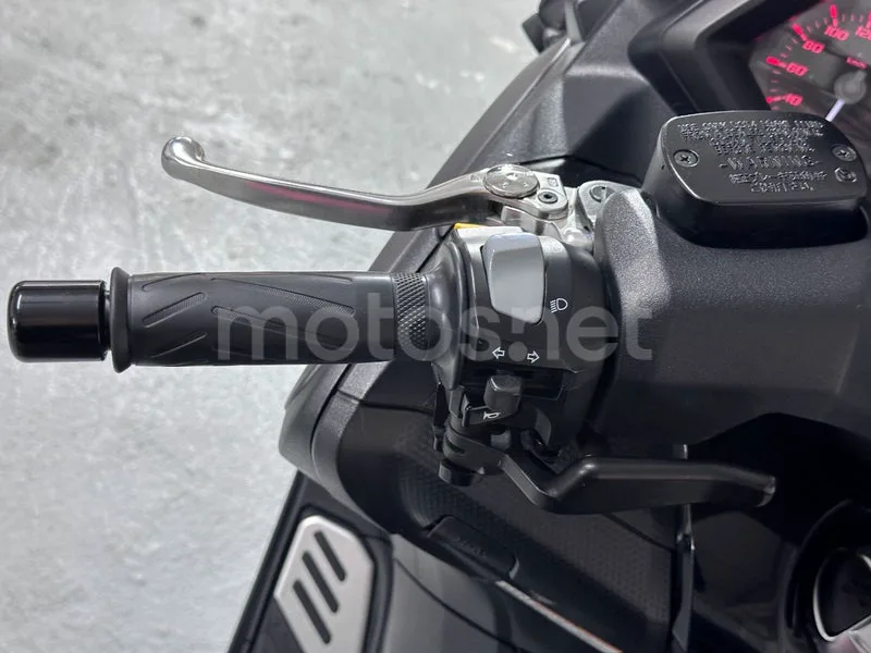 Yamaha TMAX 530 - Vista 11