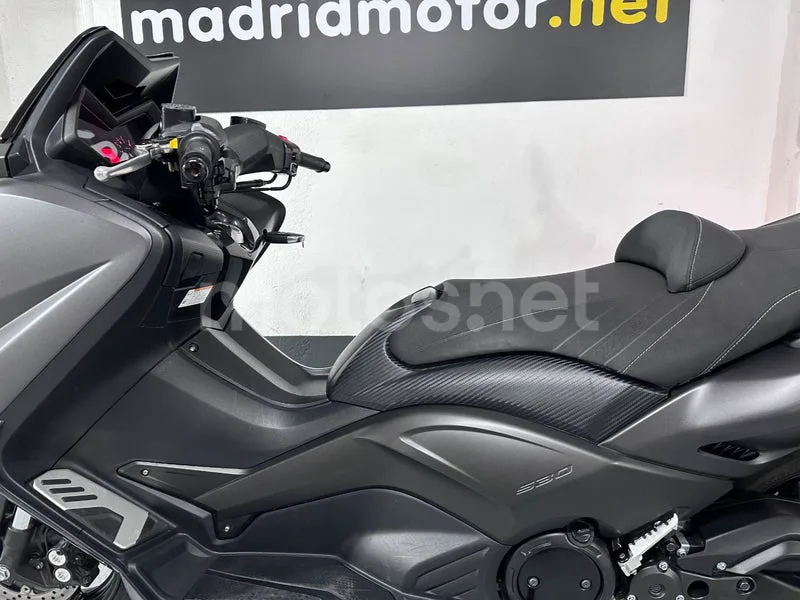 Yamaha TMAX 530 - Vista 8