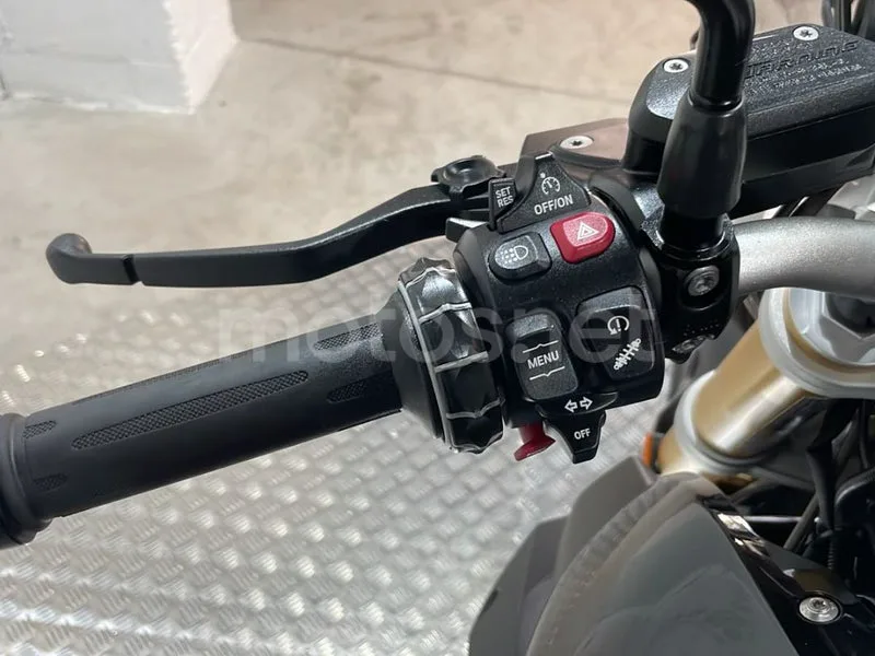 BMW R 1250 R - Vista 10