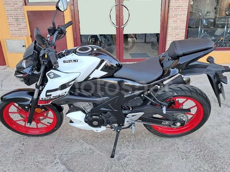 Suzuki GSX-S125 - Vista 3