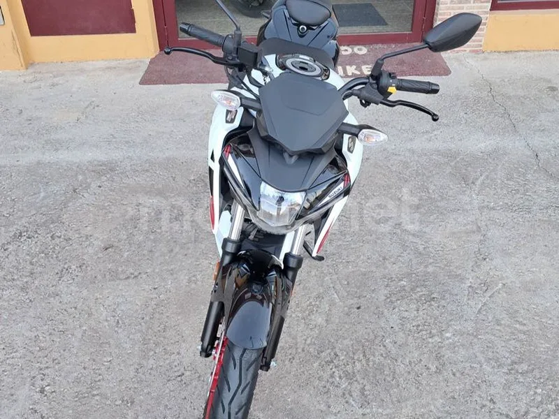Suzuki GSX-S125 - Vista 4