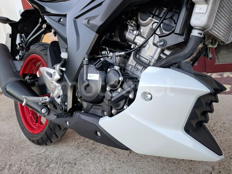 Suzuki GSX-S125 - Vista 8