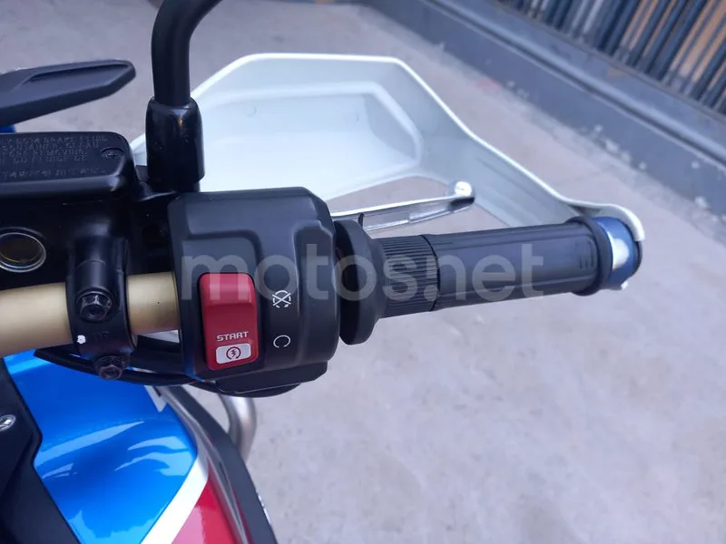 Honda CRF1000L Africa Twin - Vista 7